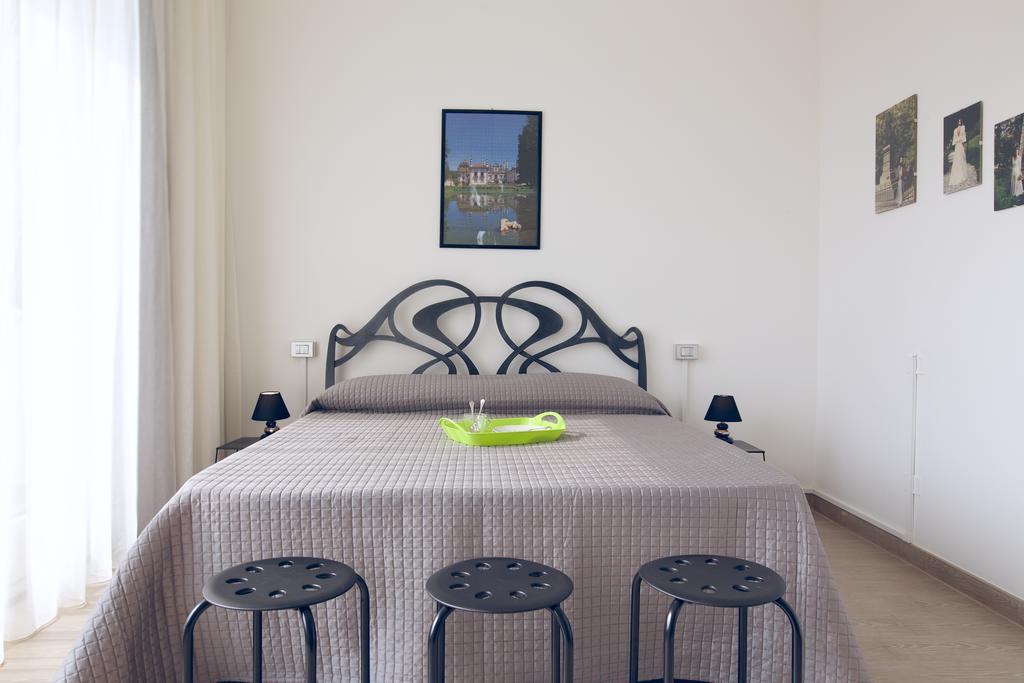 Residence Virgilio Toscolano Maderno Buitenkant foto